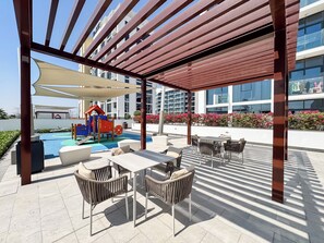 Gambar tidak terklasifikasi, 3 dari 32, tombol