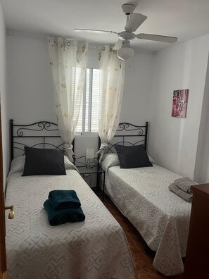 2 bedrooms, bed sheets - Apartamento en Nerja (Nerja)