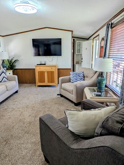 Sea-ing Double - Room for 8 - cozy house between Ocean Isle Beach & Sunset Beach