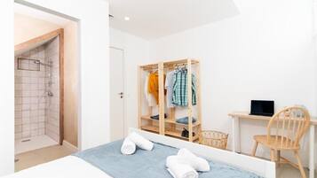Premium Double Room, 1 Bedroom | Blackout curtains, soundproofing, iron/ironing board, free WiFi