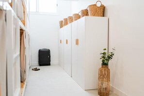 Shared Dormitory | Bahagian dalam