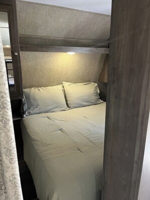 1 habitación, wifi y ropa de cama