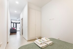 1 chambre, fer et planche à repasser, Wi-Fi, draps fournis