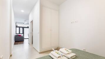 1 chambre, fer et planche Ă repasser, Wi-Fi, draps fournis