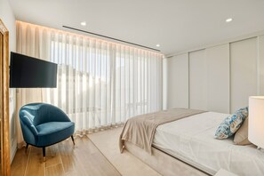 2 bedrooms, iron/ironing board, free WiFi, bed sheets - Casa Mariliza, a quiet place for 4 people, Lagos (Lagos)
