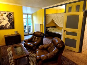 Unclassified image, 2 of 9, button - Vrbo Property (Montégut)