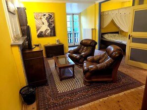 Unclassified image, 3 of 9, button - Vrbo Property (Montégut)