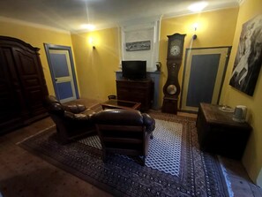 Unclassified image, 4 of 9, button - Vrbo Property (Montégut)