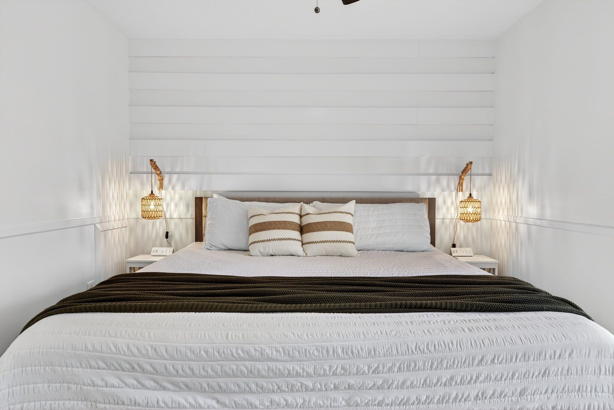 Strykjärn/strykbräda, wi-fi och sängkläder