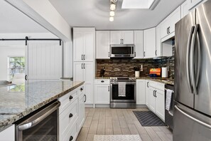 Private kitchen - Heated Pool Retreat Near IMG & Anna Maria Island (Bradenton)