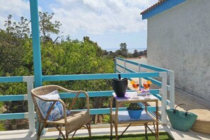 Property grounds - Villa Helena: Large Private Garden and Relaxation Under the Stars- WI-FI (Tertenia)