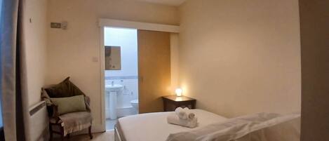 3 makuuhuonetta, internet, vuodevaatteet