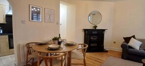 Dining - Modern 3BDR Home Heart of The Liberties (Dublin)