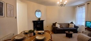 TV, offices - Modern 3BDR Home Heart of The Liberties (Dublin)