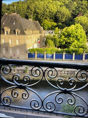 Exterior detail - A pearl in the heart of the city (Quimper)