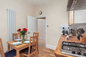 House - Lovely 2-bed Flat Next to Oval Cricket Ground (London)