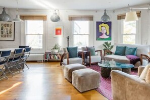House - Experience London in Amazing Reconverted Gin House (London)