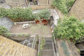 House - Experience London in Amazing Reconverted Gin House (London)