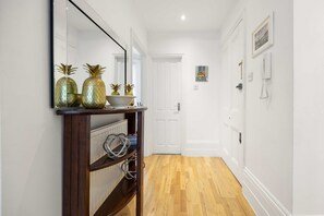 House - Beautiful 2bed Flat With Balcony in Earls Court (London)