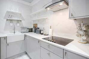 House - Beautiful Refurbished 2bed 2bath Next to Hyde Park (London)