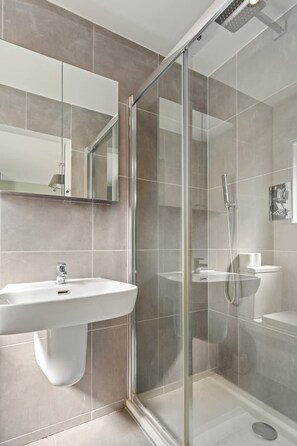 House - Fabulous All-new 2bed-2bath - Vauxhall Near River (London)