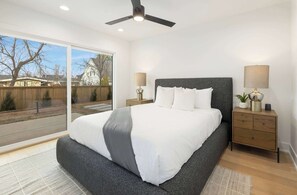 3 bedrooms, iron/ironing board, WiFi, bed sheets - Cadence - Garage - 0.5 mi DT (Bentonville)