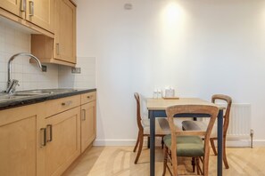 House - Feel at Home in a Modern Spacious 1bed by River (London)