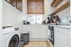 House - Charming Spacious 1bed Near Portobello Rd N Hill (London)