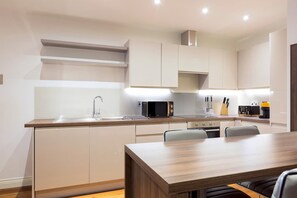 House - Modern and Large Oasis Flat in Camden With Patio (London)
