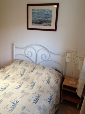 Unclassified image, 4 of 8, button - INDEPENDENT GARDEN AREA 50m2 6 kms from the sea, 100m from the river. (Taglio-Isolaccio)