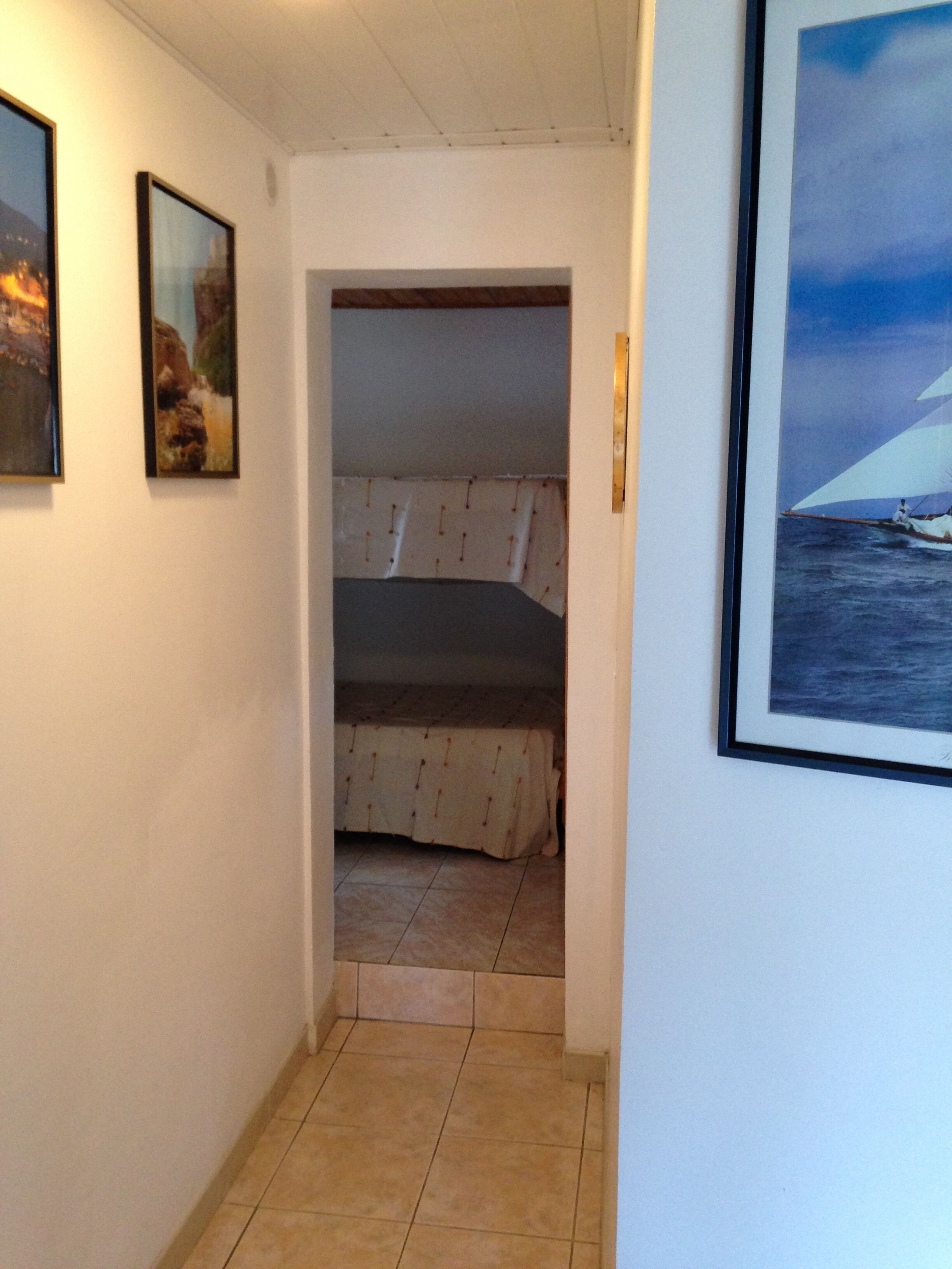 3 chambres, fer et planche à repasser, Wi-Fi, draps fournis