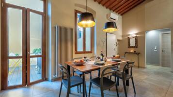 Leilighet (2 Bedrooms) | Spisestue