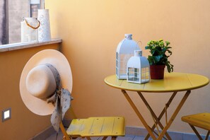 Appartamento (2 Bedrooms) | Balcone