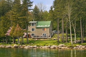 Exterior - LAKE, HOT TUB, SAUNA, FIREPIT, KAYAKS! 3/2 Updated Lakefront Retreat! (Ellsworth)