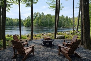 Terrace/patio - LAKE, HOT TUB, SAUNA, FIREPIT, KAYAKS! 3/2 Updated Lakefront Retreat! (Ellsworth)
