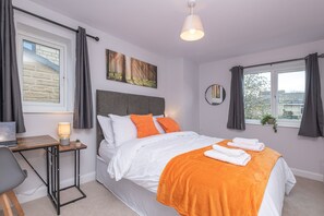 4 chambres, fer et planche à repasser, Wi-Fi gratuit, draps fournis