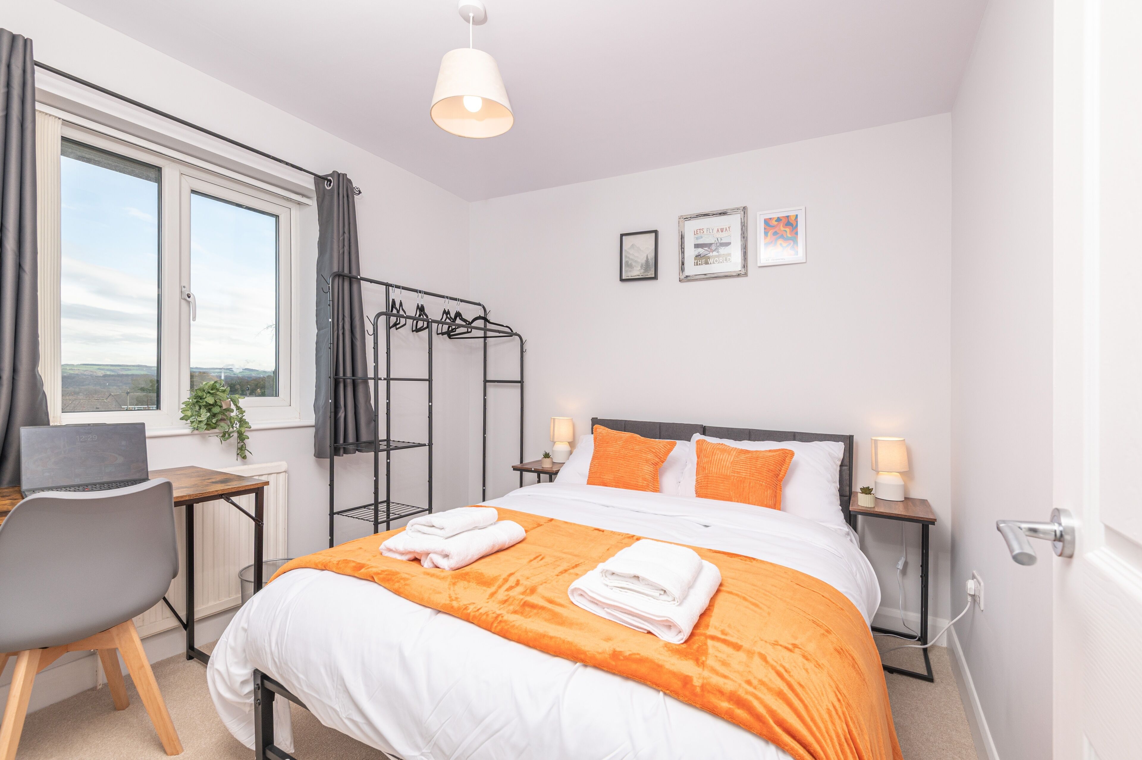4 bedrooms, iron/ironing board, Internet, bed sheets