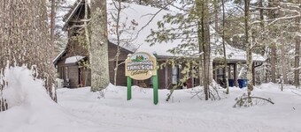 Beautiful 2-bedroom trailhead cabin in brilliant Minocqua, WI