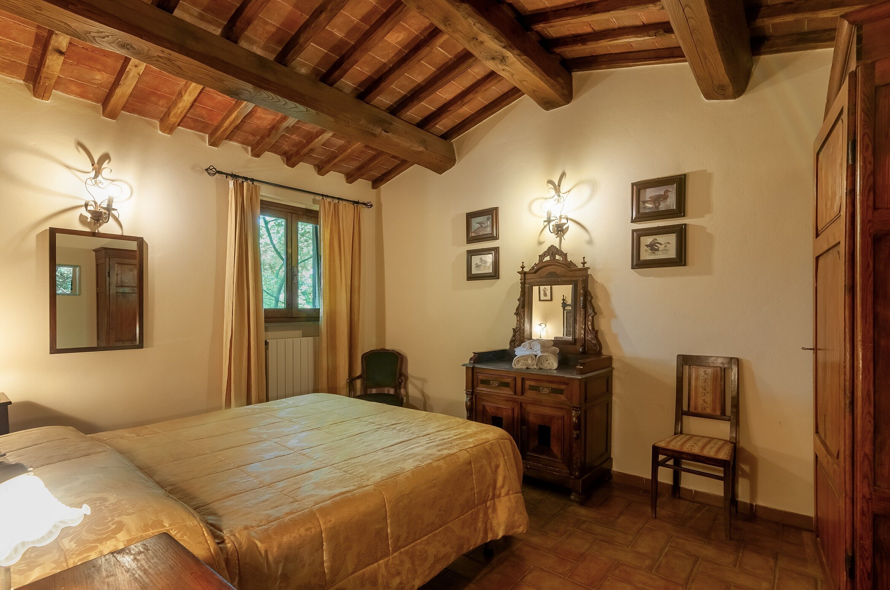 1 camera, Wi-Fi, lenzuola