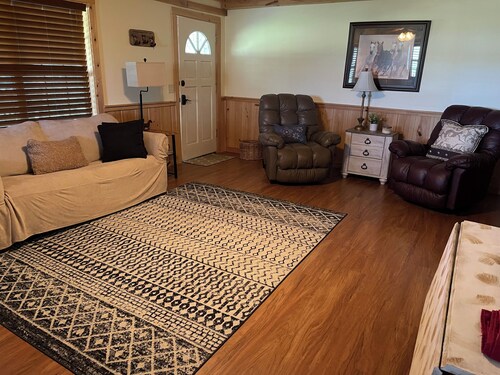 Cozy 2 room farmhouse on The Ranch @ Traders Hill, pristine equestrian facility.