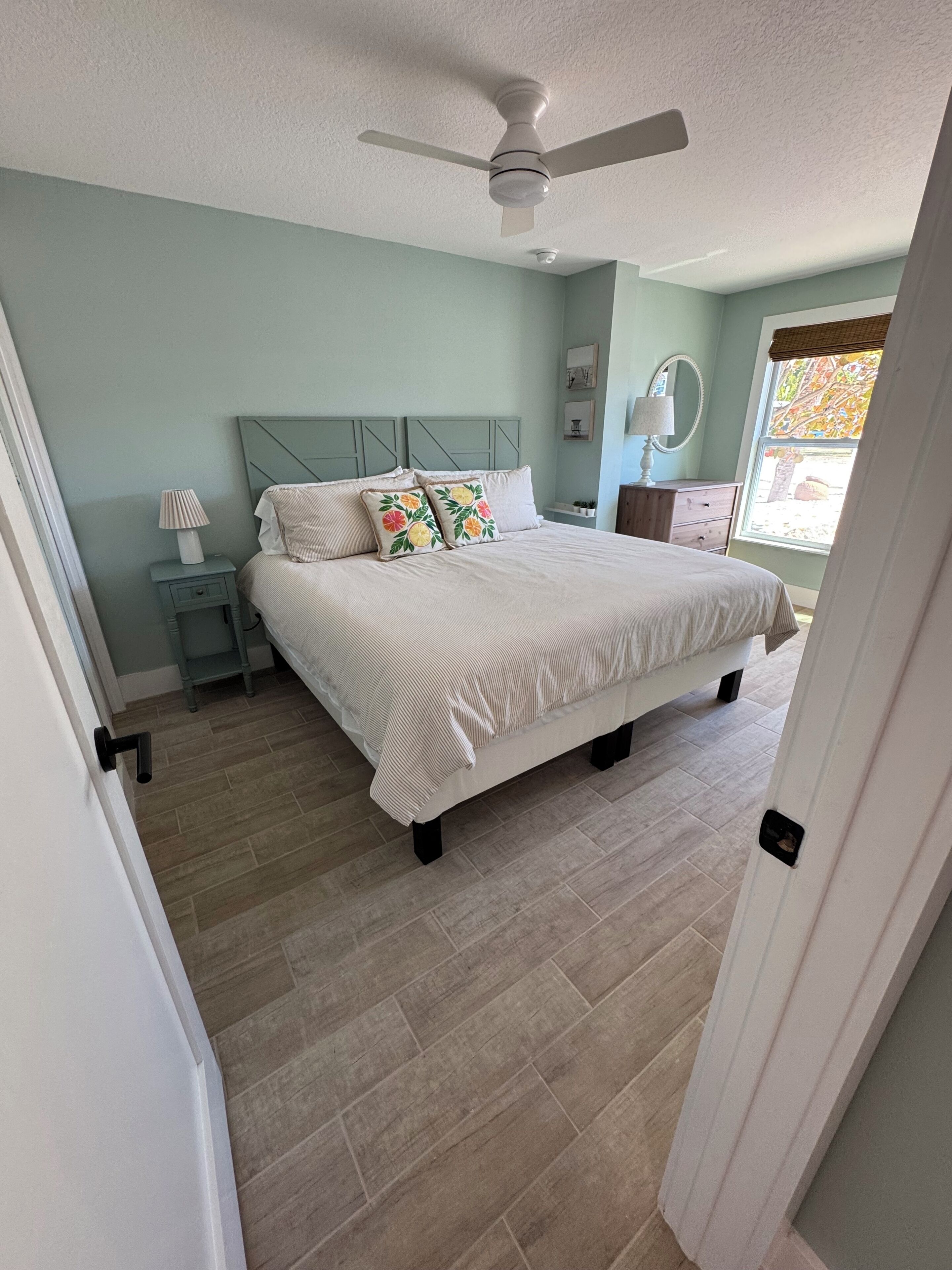 2 chambres, fer et planche à repasser, Wi-Fi, draps fournis