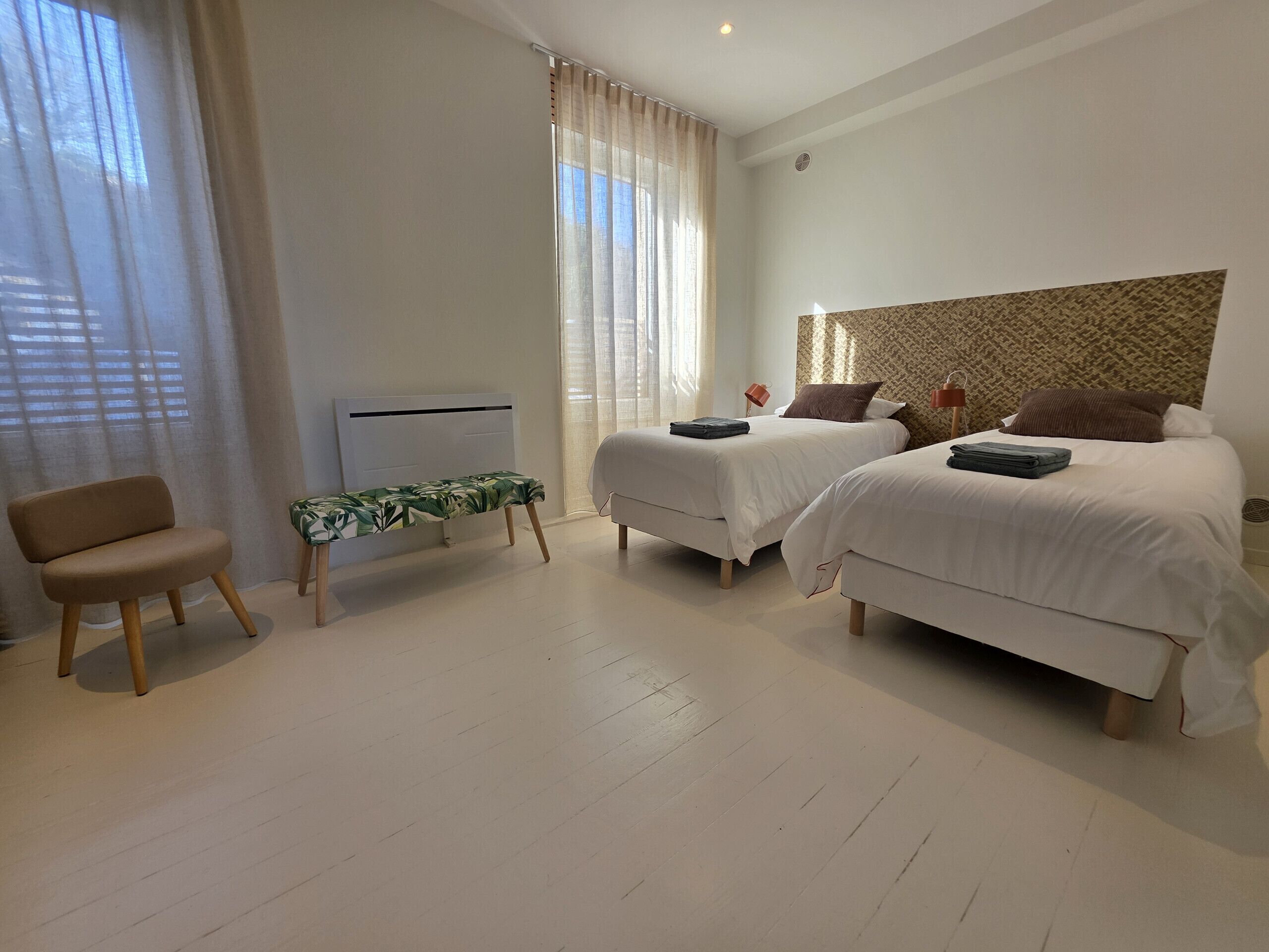 2 slaapkamers, een strijkplank/strijkijzer, gratis wifi, beddengoed