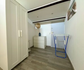 Interior - Le Saint-Pierre – Appartement Duplex à 100 m de la Plage (Le Grau-du-Roi)