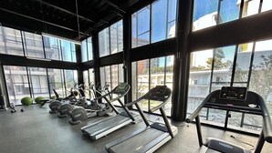 A gym with treadmills, elliptical machines, and free weights. - El DePA, Luxury and Comfort, resort-like amenities (Zapopan)