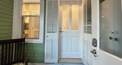 Cozy Cottage Retreat • 5 Min to Cedar Point • Deck + Screened Patio