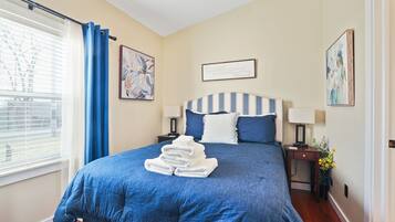 3 bedrooms, WiFi (free), bed sheets