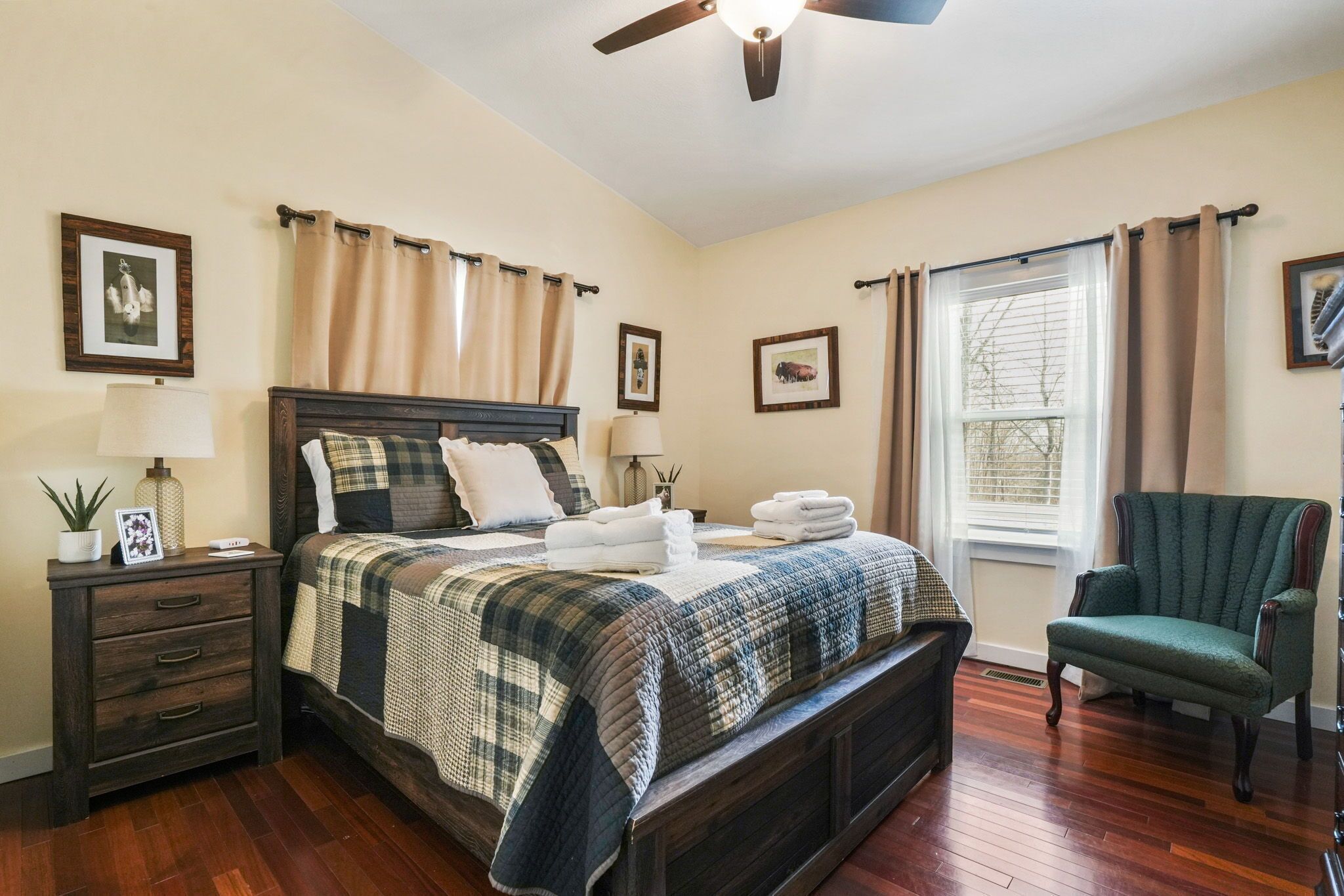 Free WiFi, bed sheets