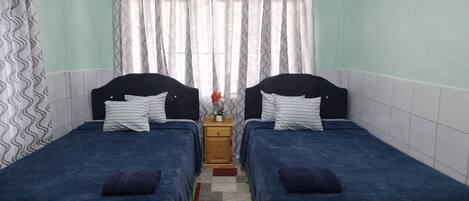 14 Schlafzimmer, WLAN