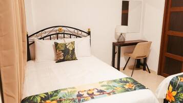 Family Double Room | Desk, blackout curtains, iron/ironing board, free WiFi
