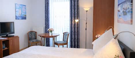 Fer et planche à repasser, accès Internet